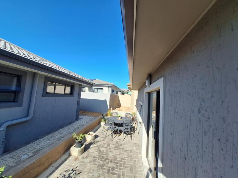 2 Bedroom Property for Sale in Dana Bay Western Cape